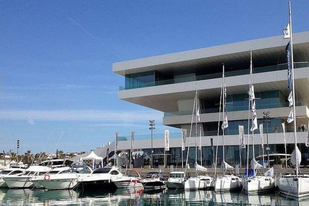 Confortable Apartamento * La Marina De Valencia Bagian luar foto